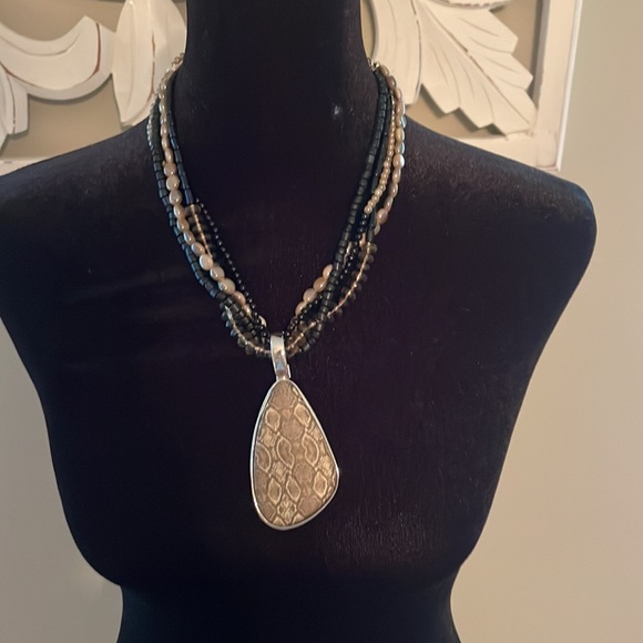 Premier Designs necklace - Picture 3 of 7